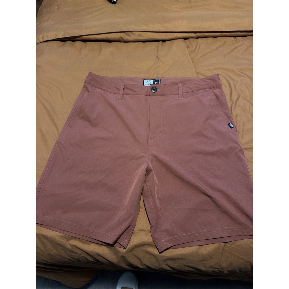 Reef Medford Hybrid Brick Red 19 " Short Men's 34